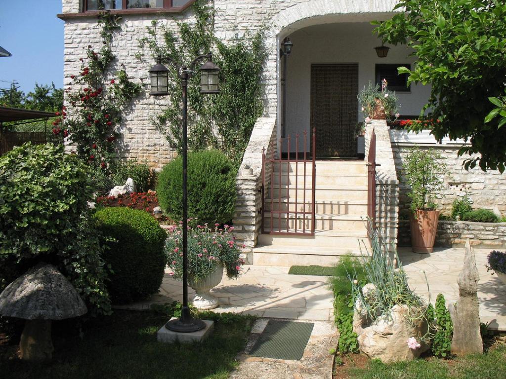 Apartmani Villa Otilija Poreč Buitenkant foto